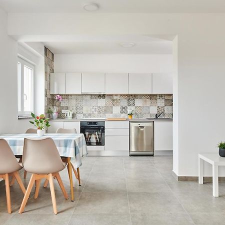 Apartmani Ivana ウマグ エクステリア 写真